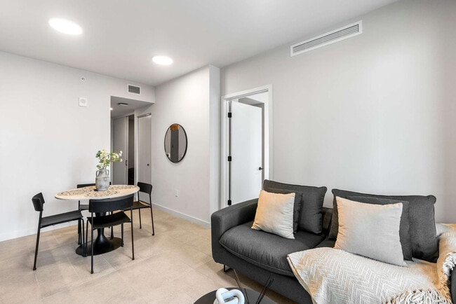 Foto del edificio - 121 NE 5th St