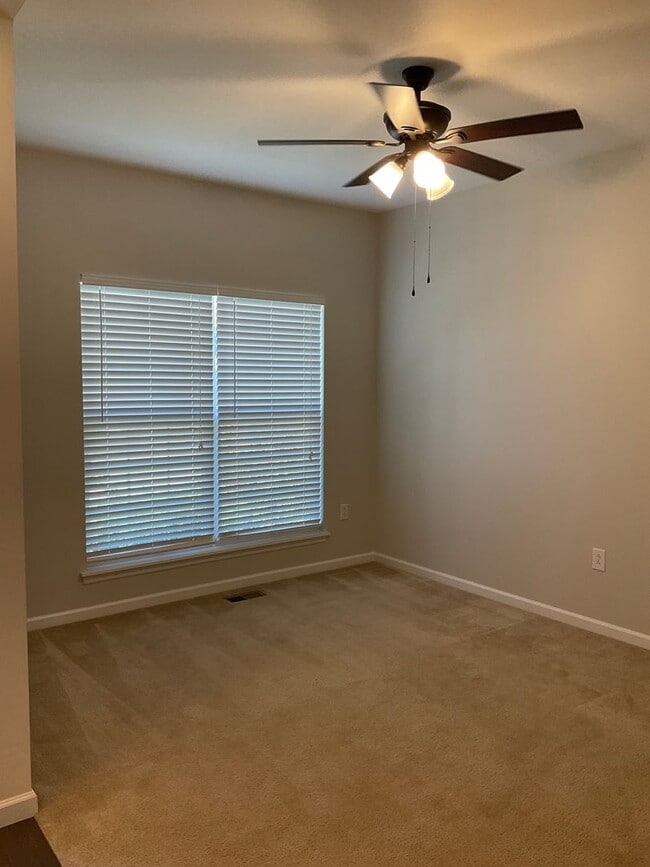 Foto del edificio - 104 Forest Oaks Dr