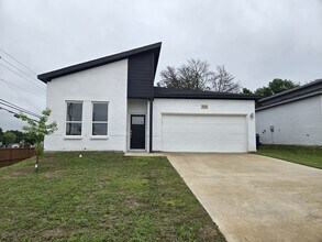 Building Photo - 3202 Noor St