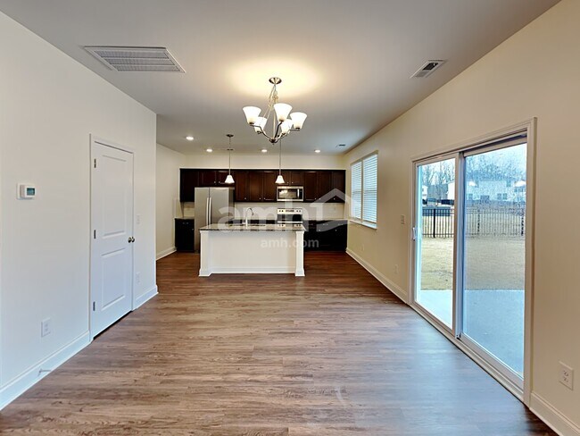 Foto del edificio - 11102 Hazel Gardens Drive
