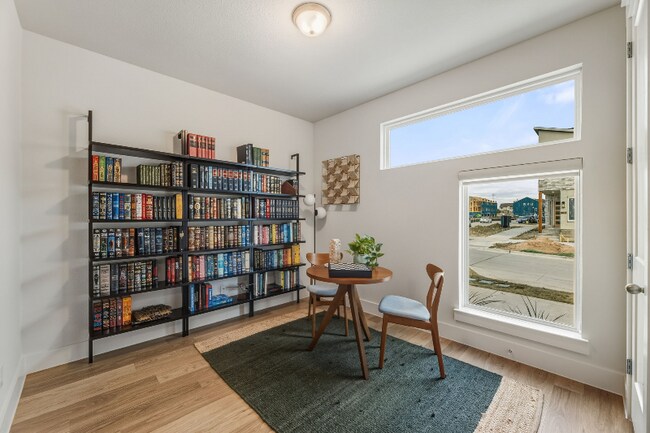 Foto del edificio - 816 Meadowcrest Dr