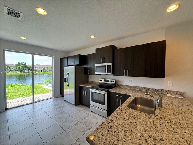 Foto del edificio - 2412 SE 15th St