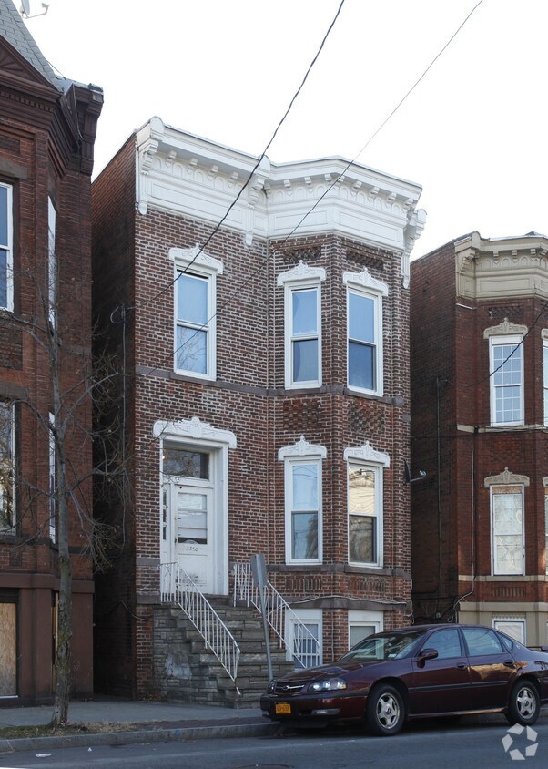 3330 6th Ave, Troy, NY 12180 Apartments in Troy, NY