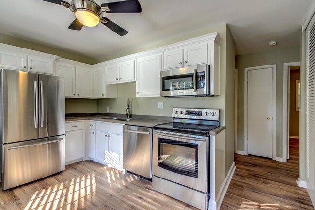 Building Photo - 2915 Arapahoe Ave