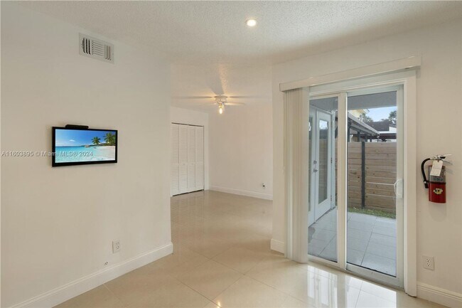 Building Photo - 9587 SW 148th Ave Circle S, Miami, FL 33196