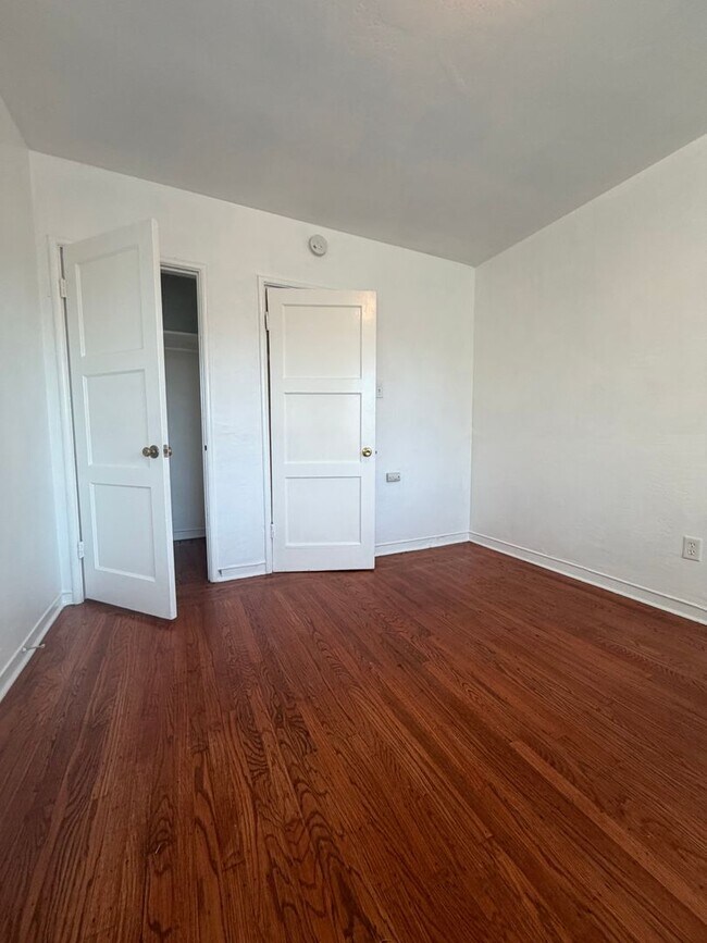 Foto del edificio - 1 Bed / 1 Bath Apartment – South Berkeley | Parking & Utilities Included Prime Location