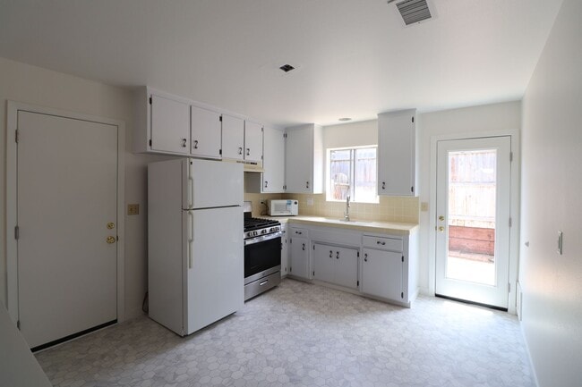 Building Photo - Los Osos Home for Rent