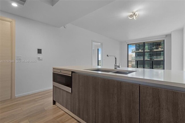 Foto del edificio - 801 S Miami Ave