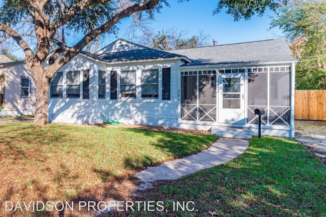 Building Photo - 2 br, 1 bath House - 351 Redwood St