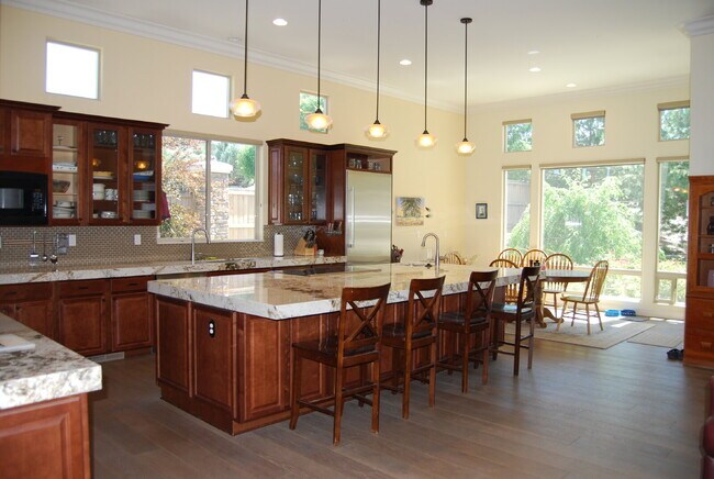 Foto del edificio - Single Level Home in Mountaingate