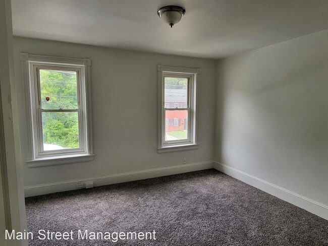 Building Photo - 3 br, 1 bath House - 1407 Brick Row