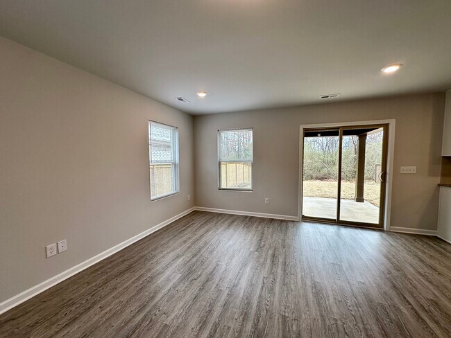Foto del edificio - 14709 Ravenel Dr
