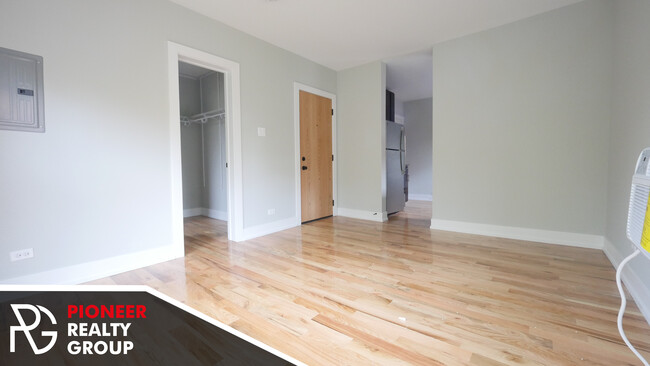 Building Photo - 2850 N Mildred Ave
