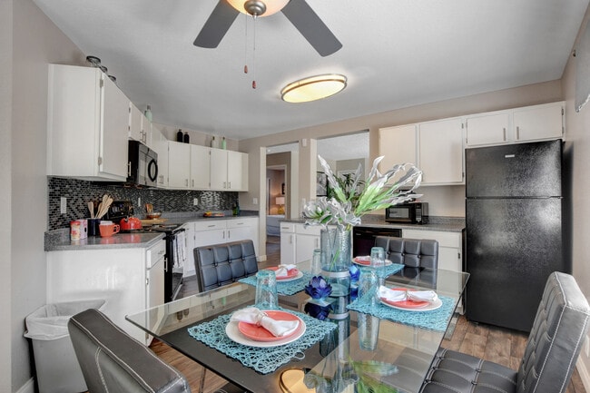 Kitchen - Sequoia Meadows