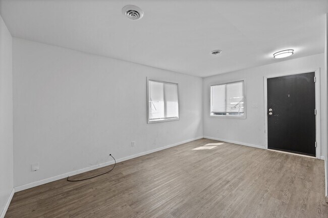 Building Photo - 1624 S Carlisle St