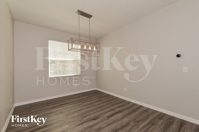 Foto del edificio - 6117 Oak Mill Terrace