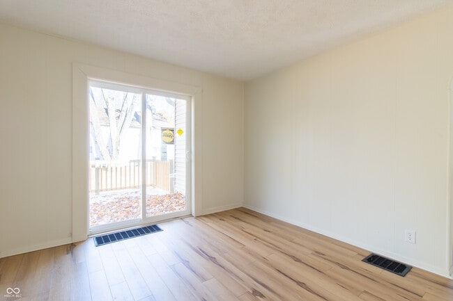 Building Photo - 1730 E 75th St