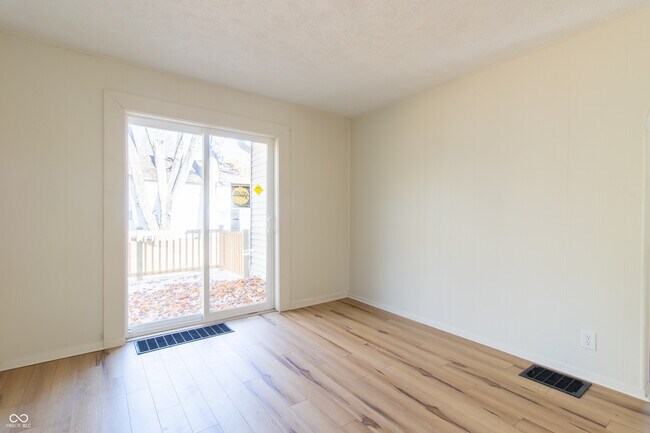 Foto del edificio - 1730 E 75th St