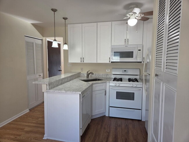 Building Photo - 626 S Cass Ave