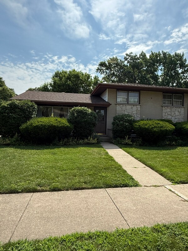 Primary Photo - 1007 N Gibbons Ave