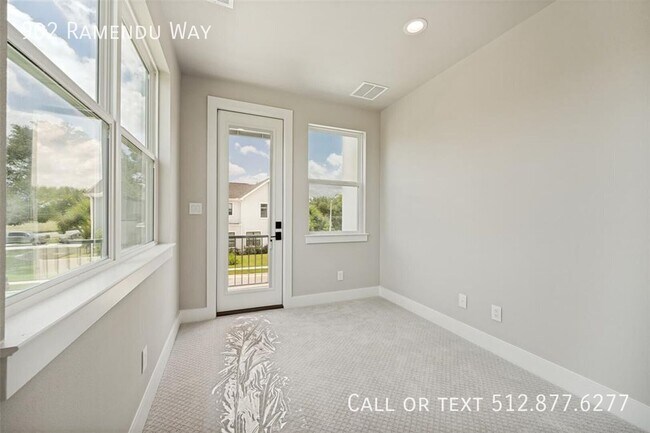 Building Photo - 902 Ramendu Wy