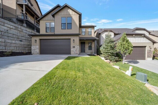 Building Photo - SPECTACULAR VIEWS, MIL APT, BRAND NEW MOUN...