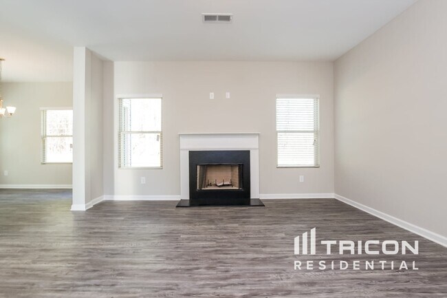 Foto del edificio - 357 Hawthorn Dr