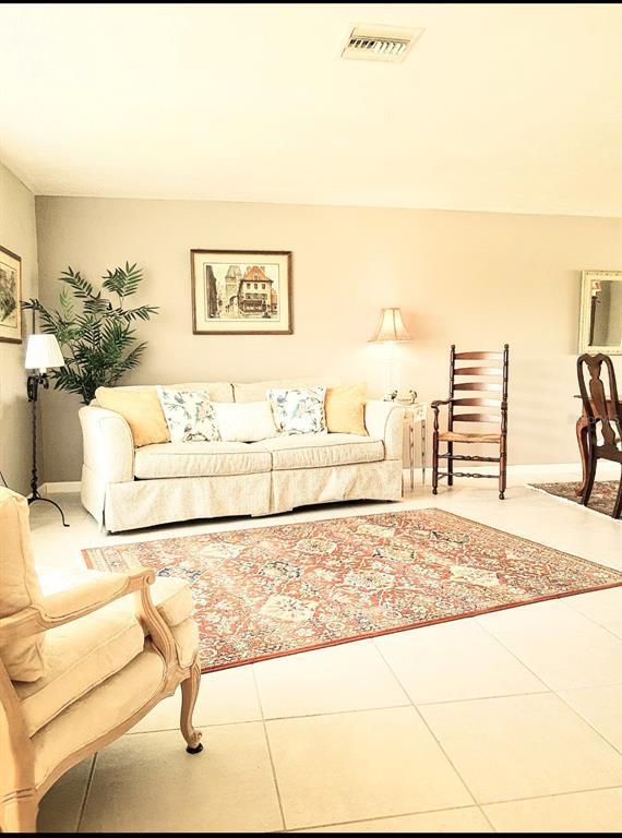 Building Photo - 1335 Cambridge Dr