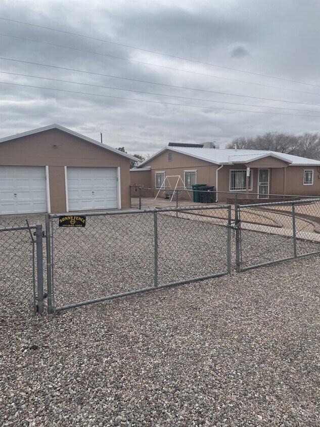 Foto principal - 1852 Doty St SW