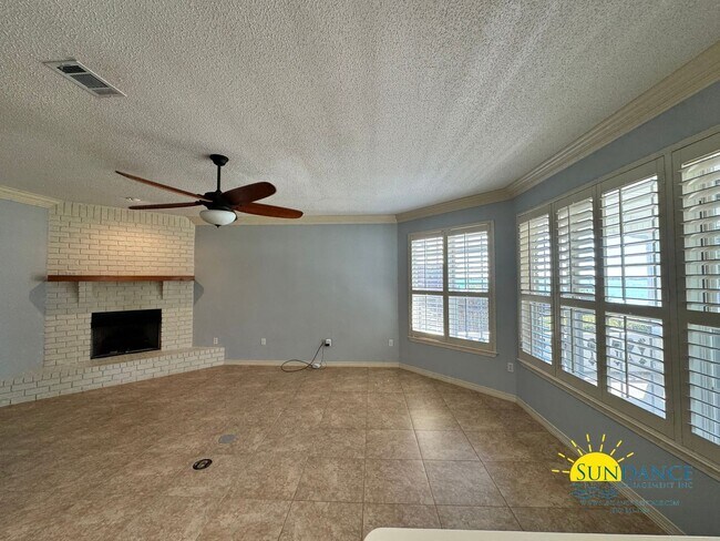 Foto del edificio - Welcome to Your Dream Waterfront Home!