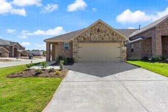 Building Photo - 3901 Oak Crk Cir