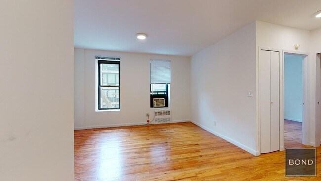 Plano de planta - 307 East 77 Street