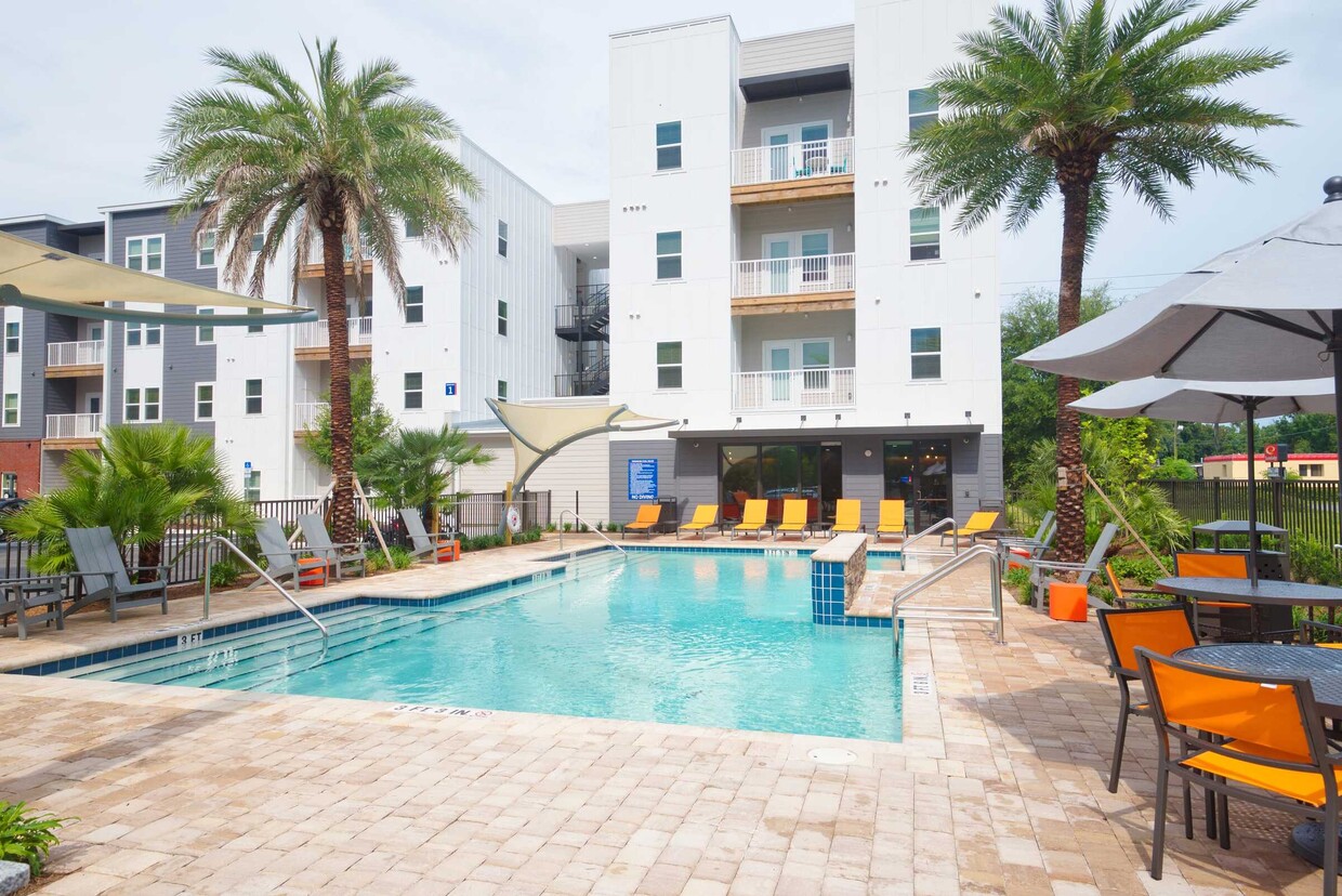 Foto principal - 2548 SW 13th St