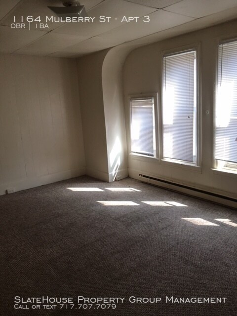 Building Photo - Third floor studio in  Allison HIll area