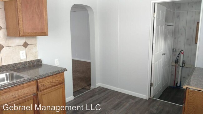 Building Photo - 1418 Hemphill Rd