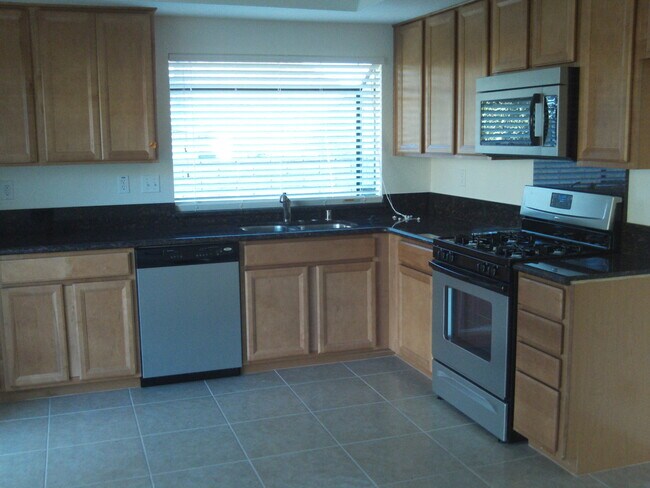 Building Photo - ( ( ( Coming Soon ) ) )  3 bed 2.5 bath La Sierra Home