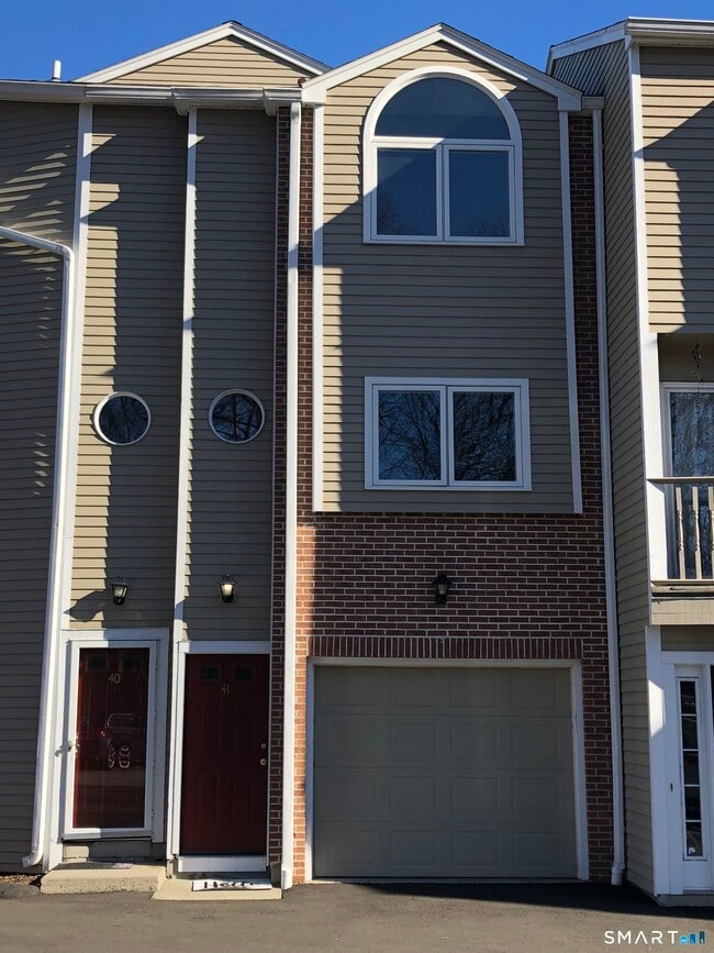 Building Photo - 7 Seir Hill Rd