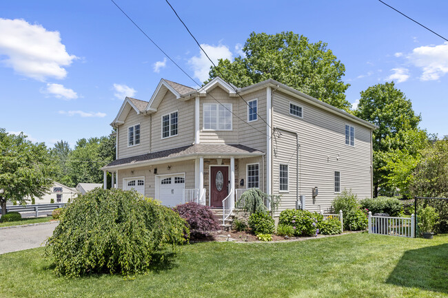 Front - 38 Maiden Ln