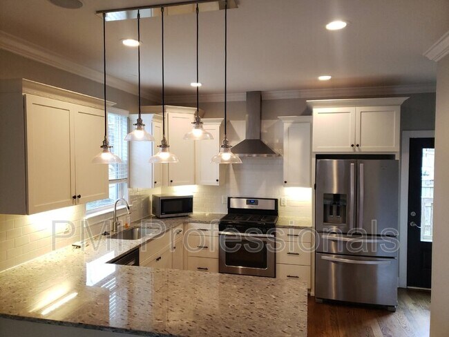 Foto del edificio - 512b Eastboro Dr