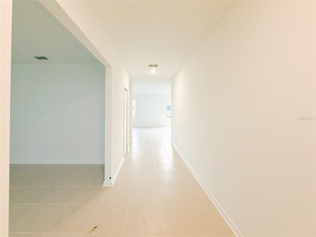 Foto del edificio - 4706 Golden Knight Blvd
