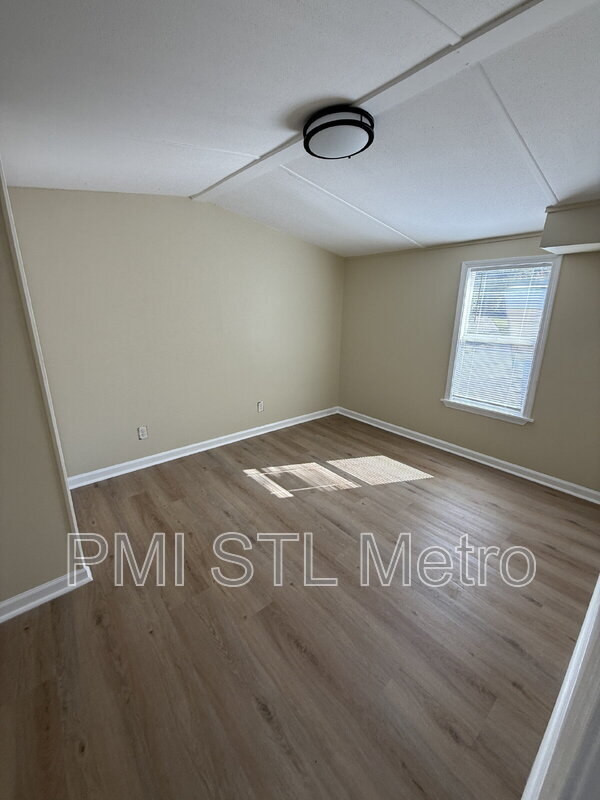 Foto del edificio - 747 Cunningham Ave