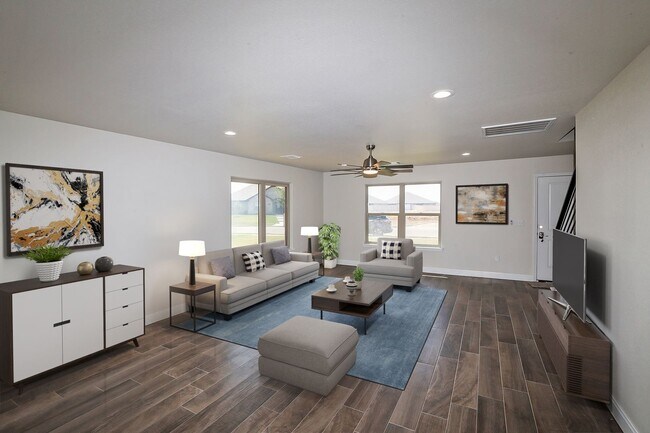 Building Photo - New Construction in City View!