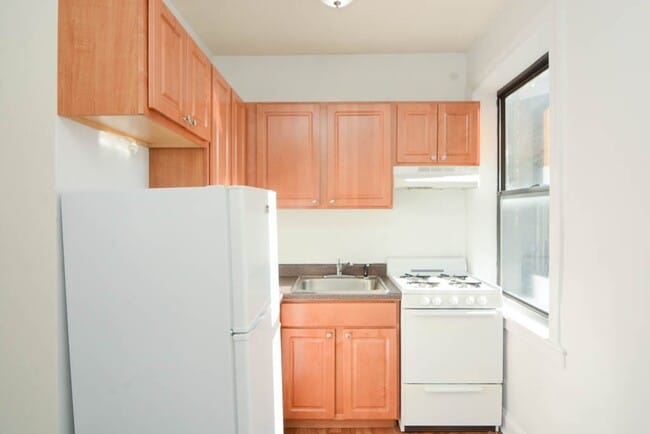 Building Photo - 1742 N Humboldt Blvd