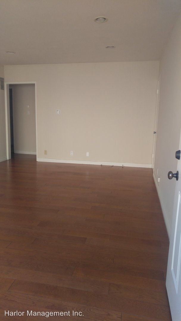 Building Photo - 14255 Dickens St