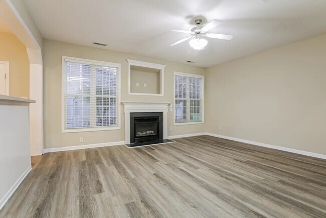 Foto del edificio - 7808 Green Mill Dr