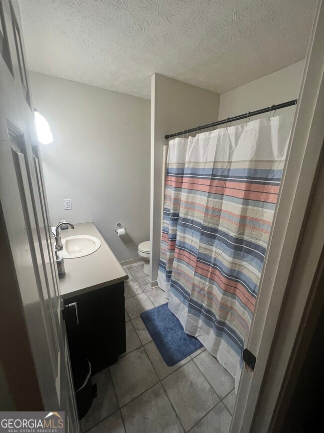 Building Photo - 527 University Cir