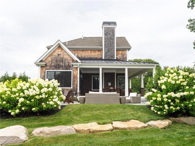 Building Photo - 207 Cornelius Dr