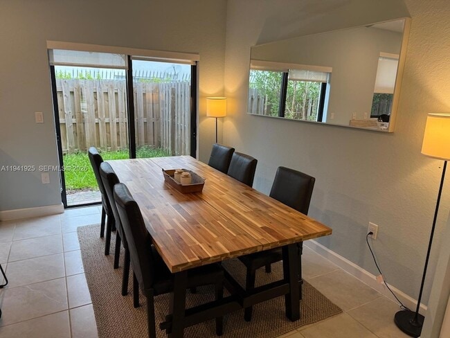 Photo - 887 NE 211th St Townhome