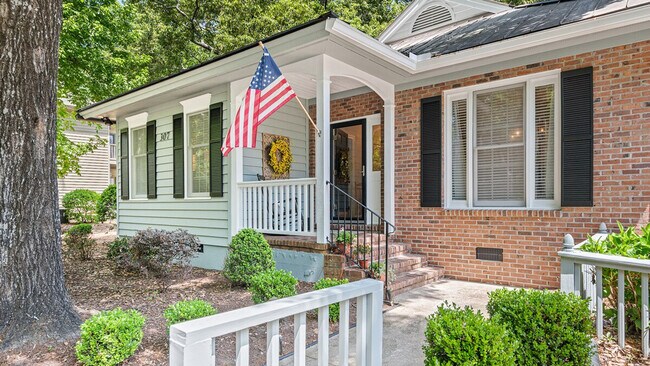 Foto del edificio - 235 Golden Bear Dr