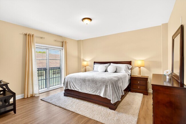 Foto del edificio - 2409 N Ocean Blvd